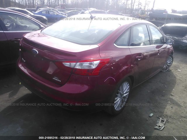 1FAHP3H22CL462705 - 2012 FORD FOCUS SEL RED photo 4