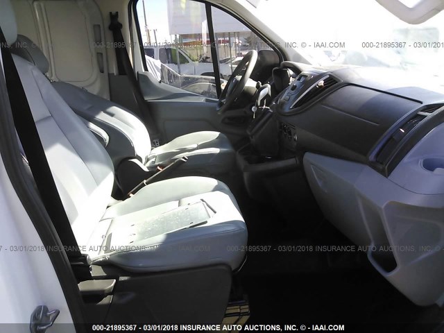 1FTYE1ZM7GKA06988 - 2016 FORD TRANSIT T-150 WHITE photo 5