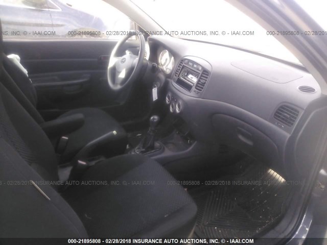 KMHCM3AC1BU196128 - 2011 HYUNDAI ACCENT GL BLACK photo 5