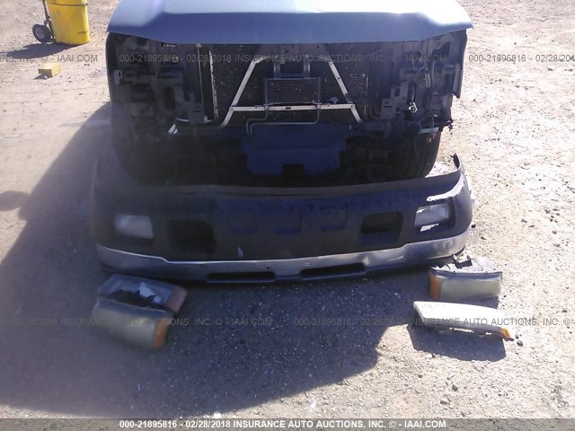 2GCEC13T061191330 - 2006 CHEVROLET SILVERADO C1500 BLUE photo 6