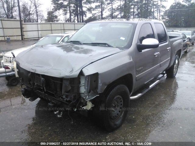 3GCPCSE04DG206868 - 2013 CHEVROLET SILVERADO C1500 LT GRAY photo 2