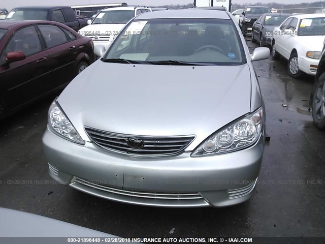 4T1BE32K25U066698 - 2005 TOYOTA CAMRY LE/XLE/SE SILVER photo 6