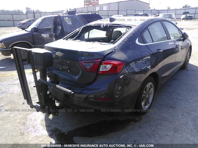 1G1BE5SM2H7279986 - 2017 CHEVROLET CRUZE LT GRAY photo 4