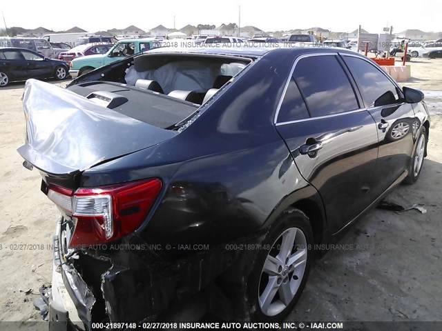 4T1BF1FK5CU058717 - 2012 TOYOTA CAMRY SE/LE/XLE 深蓝色 照片 4