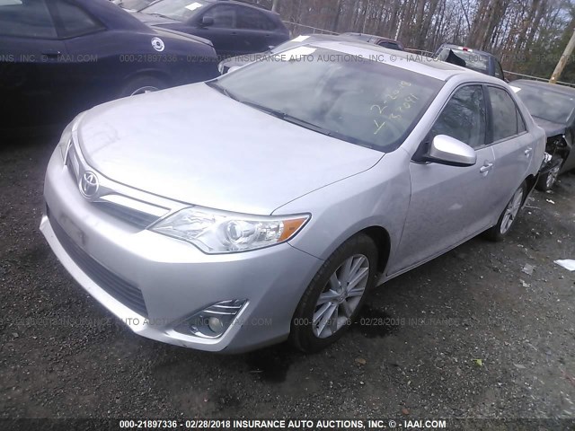 4T4BF1FK8CR240742 - 2012 TOYOTA CAMRY SE/LE/XLE SILVER photo 2
