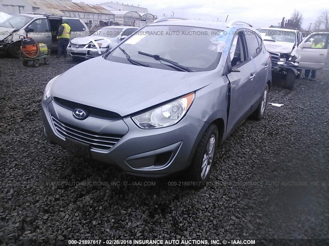 KM8JUCAC5AU087600 - 2010 HYUNDAI TUCSON GLS/LIMITED SILVER photo 2