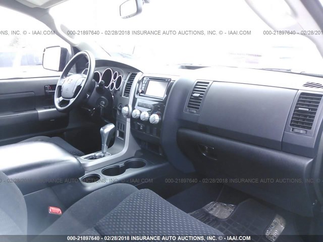 5TFDY5F18DX299645 - 2013 TOYOTA TUNDRA CREWMAX SR5 GRAY photo 5