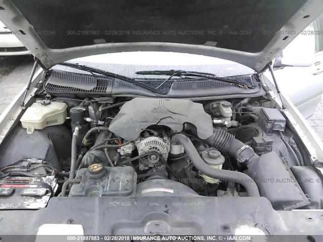 1LNHM81W1YY791589 - 2000 LINCOLN TOWN CAR EXECUTIVE SILVER photo 10