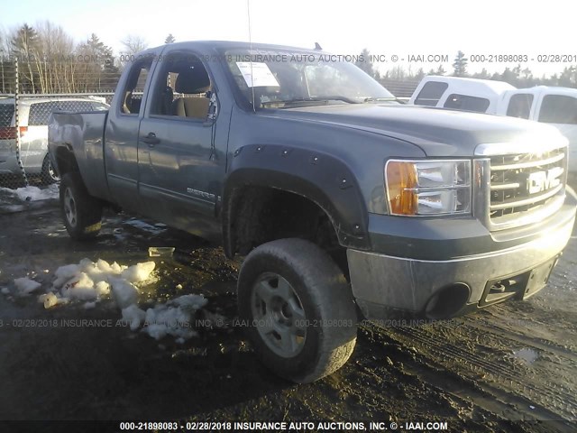 2GTEK19C281325820 - 2008 GMC SIERRA K1500 BLUE photo 1