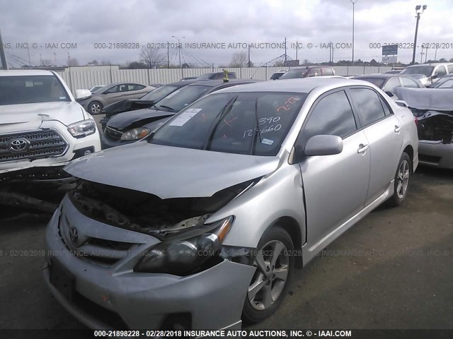 5YFBU4EE4DP077331 - 2013 TOYOTA COROLLA S/LE SILVER photo 2