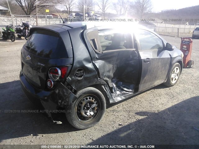 1G1JB6SH3E4114717 - 2014 CHEVROLET SONIC LS 灰色 照片 4