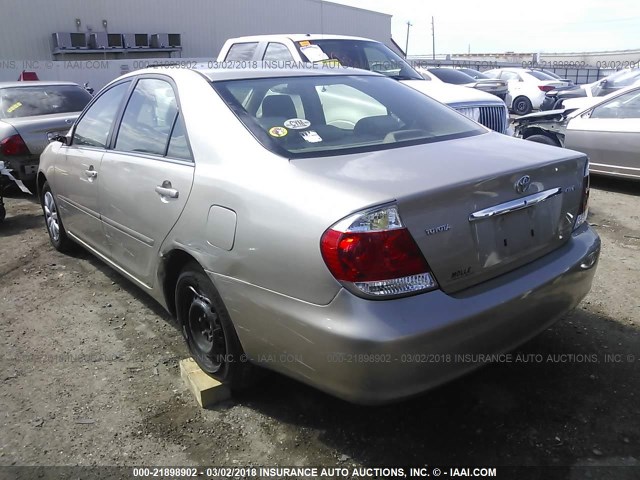 4T1BE30K65U020231 - 2005 TOYOTA CAMRY LE/XLE/SE თაფლისფერი ფოტო 3