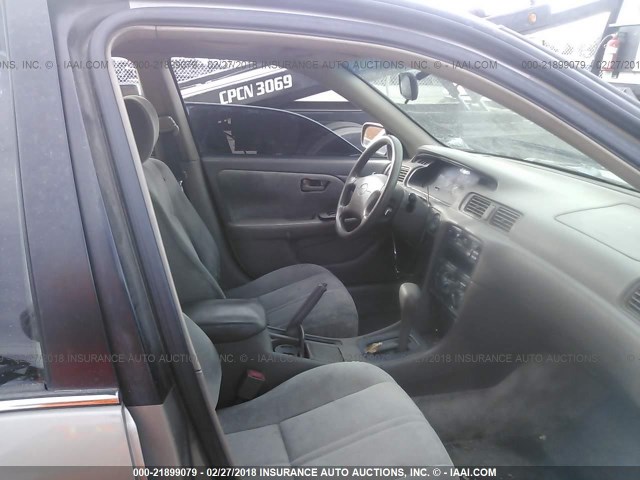 4T1BG22K0XU518851 - 1999 TOYOTA CAMRY CE/LE/XLE 棕色 照片 5