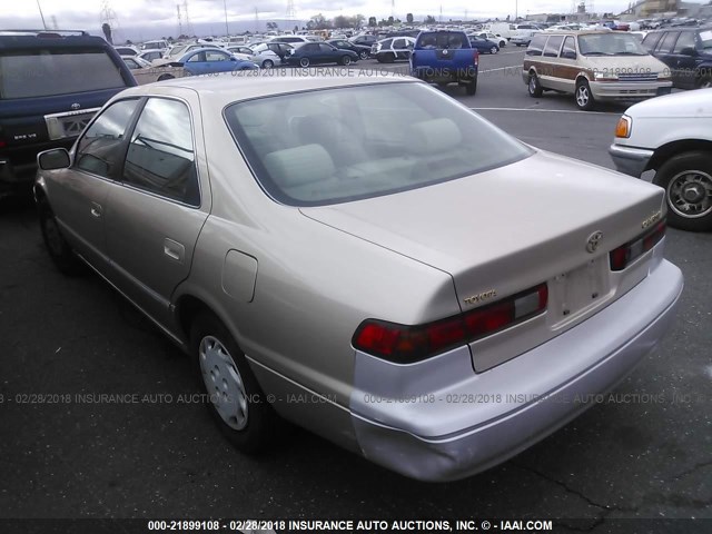 JT2BG22K2V0096941 - 1997 TOYOTA CAMRY LE/XLE GOLD photo 3