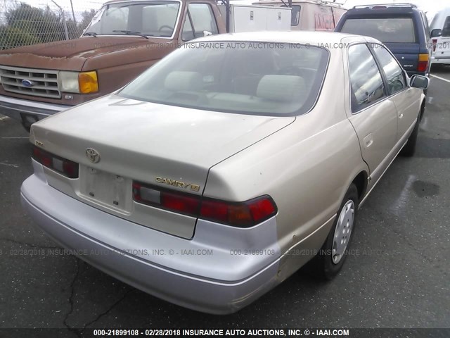 JT2BG22K2V0096941 - 1997 TOYOTA CAMRY LE/XLE GOLD photo 4