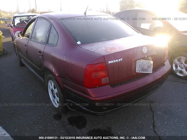 WVWPD63B7XE440944 - 1999 VOLKSWAGEN PASSAT GLX 红色 照片 3