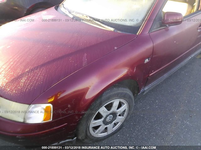 WVWPD63B7XE440944 - 1999 VOLKSWAGEN PASSAT GLX 红色 照片 6