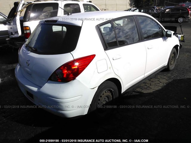 3N1BC13E28L386323 - 2008 NISSAN VERSA S/SL WHITE photo 4