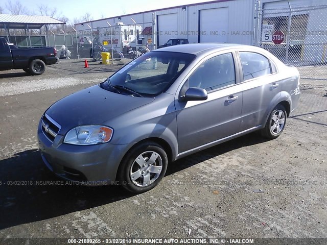 KL1TD5DE3AB117315 - 2010 CHEVROLET AVEO LS/LT GRAY photo 2