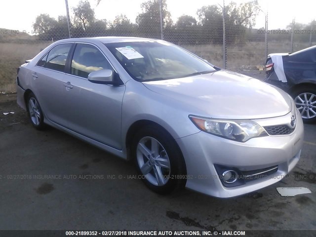 4T1BF1FK2CU200604 - 2012 TOYOTA CAMRY SE/LE/XLE SILVER photo 1