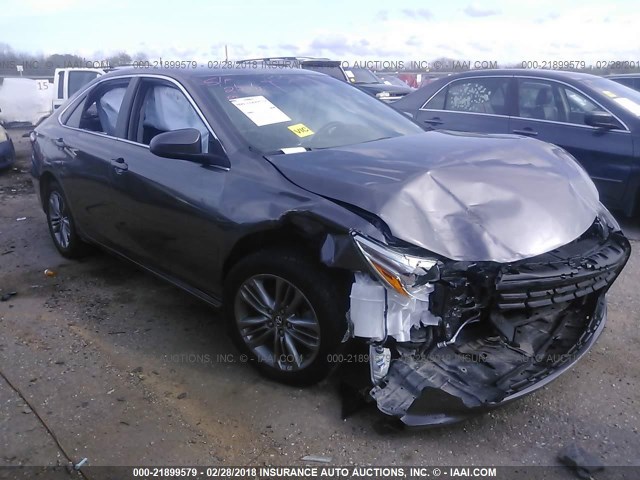 4T1BF1FK4GU570166 - 2016 TOYOTA CAMRY LE/XLE/SE/XSE GRAY photo 1