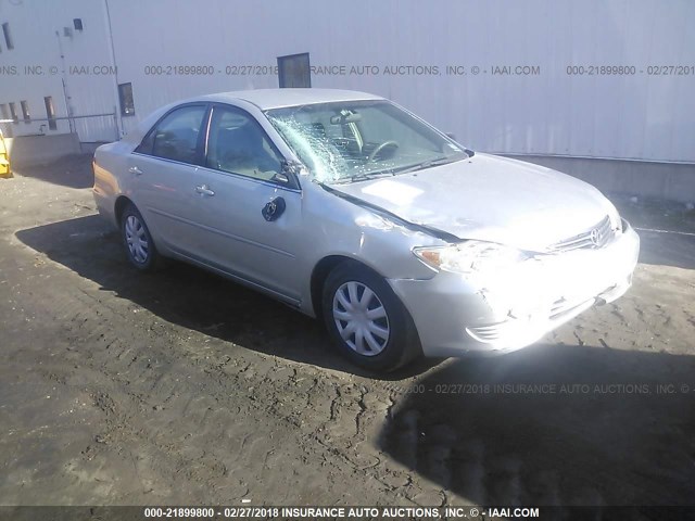 4T1BE32K95U092702 - 2005 TOYOTA CAMRY LE/XLE/SE SILVER photo 1