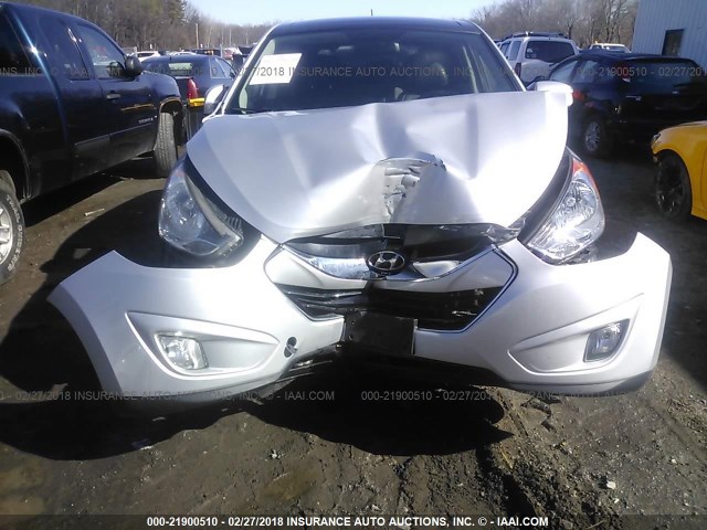 KM8JU3AC2AU022431 - 2010 HYUNDAI TUCSON GLS/LIMITED ვერცხლისფერი ფოტო 6