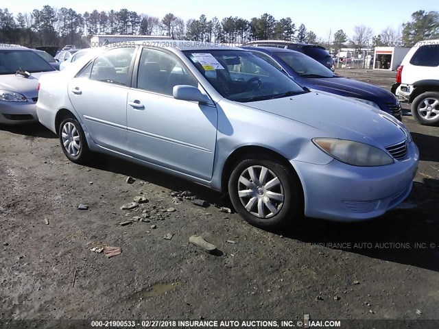 4T1BE32K75U574519 - 2005 TOYOTA CAMRY LE/XLE/SE ღია ლურჯი ფოტო 1