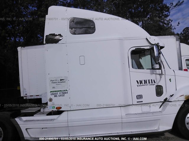 1FUJA6CK25LU64987 - 2005 FREIGHTLINER CONVENTIONAL COLUMBIA WHITE photo 7