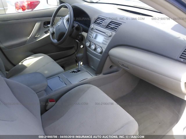 4T1BK3EK5BU130734 - 2011 TOYOTA CAMRY SE/LE/XLE 灰色 照片 5