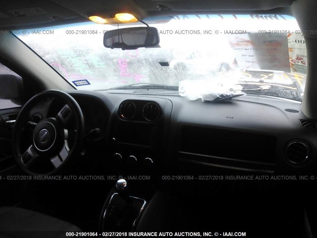 1C4NJCEA3CD646765 - 2012 JEEP COMPASS LATITUDE 白色 照片 5