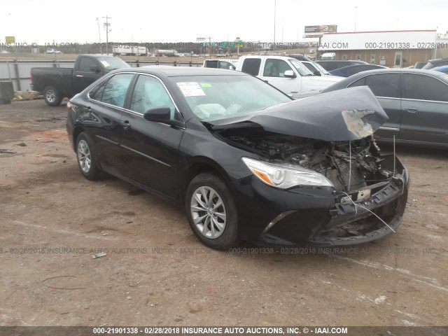 4T1BF1FK1GU175698 - 2016 TOYOTA CAMRY LE/XLE/SE/XSE შავი ფოტო 1