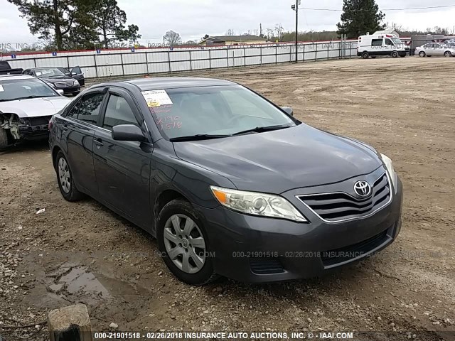 4T1BF3EKXBU144195 - 2011 TOYOTA CAMRY SE/LE/XLE GRAY photo 1