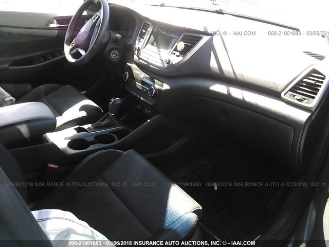 KM8J23A44GU097512 - 2016 HYUNDAI TUCSON SE GRAY photo 5