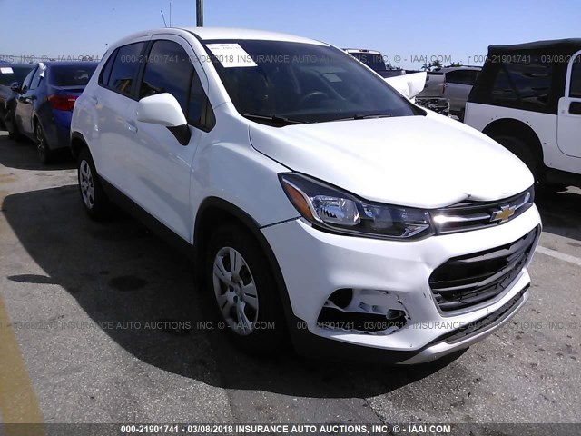 KL7CJKSB5HB104582 - 2017 CHEVROLET TRAX LS WHITE photo 1