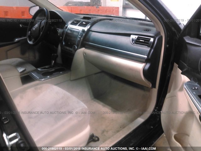 4T1BD1FK5CU053913 - 2012 TOYOTA CAMRY HYBRID/LE/XLE 黑色 照片 5
