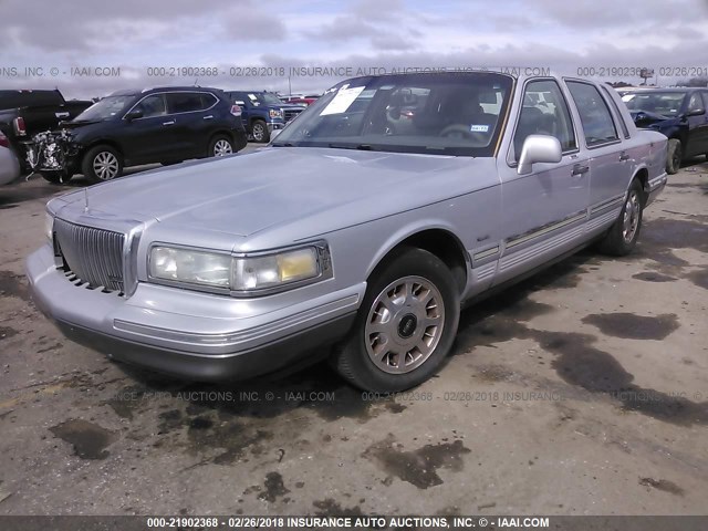 1LNLM82W2VY726321 - 1997 LINCOLN TOWN CAR SIGNATURE/TOURING SILVER photo 2