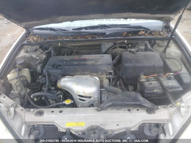 4T1BE32K32U519805 - 2002 TOYOTA CAMRY LE/XLE/SE ოქროსფერი ფოტო 10