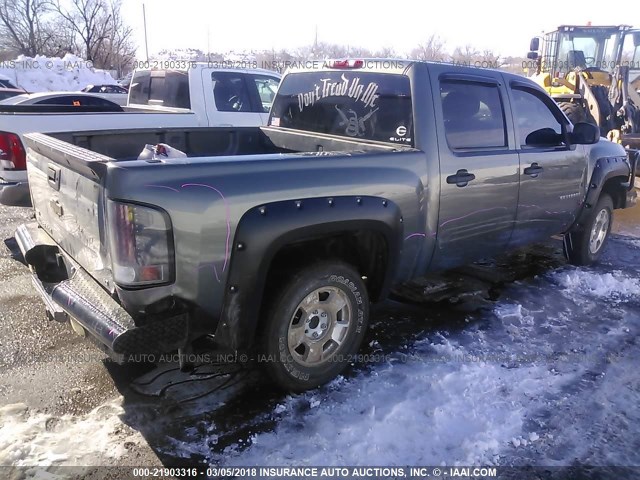 3GCPKSE31BG179686 - 2011 CHEVROLET SILVERADO K1500 LT GRAY photo 4