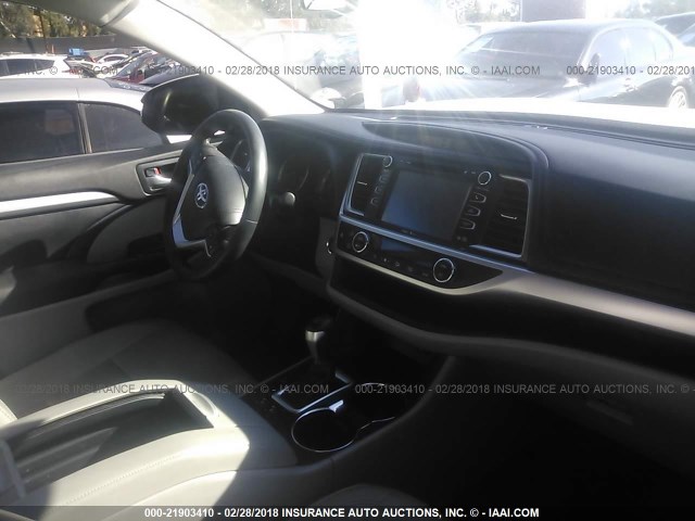 5TDKKRFH0FS092642 - 2015 TOYOTA HIGHLANDER XLE თეთრი ფოტო 5