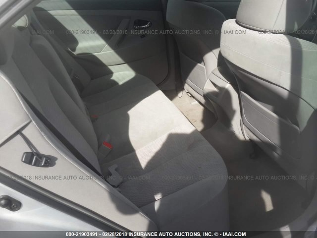 4T1BF3EK2BU772056 - 2011 TOYOTA CAMRY SE/LE/XLE SILVER photo 8