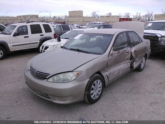 4T1BE32K75U983460 - 2005 TOYOTA CAMRY LE/XLE/SE CREAM photo 2