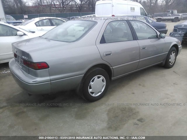 4T1BG22K0XU400024 - 1999 TOYOTA CAMRY CE/LE/XLE Champagne photo 4