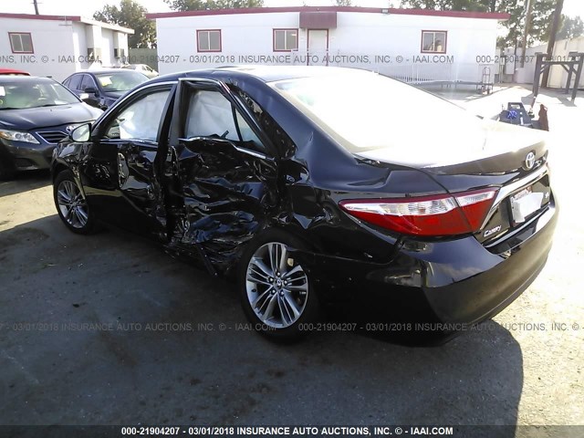 4T1BF1FK7HU743292 - 2017 TOYOTA CAMRY LE/XLE/SE/XSE BLACK photo 3