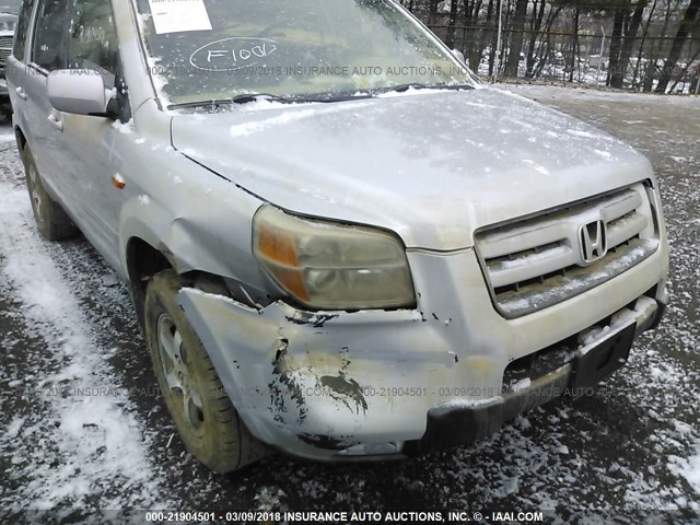 2HKYF184X6H528851 - 2006 HONDA PILOT EX SILVER photo 6