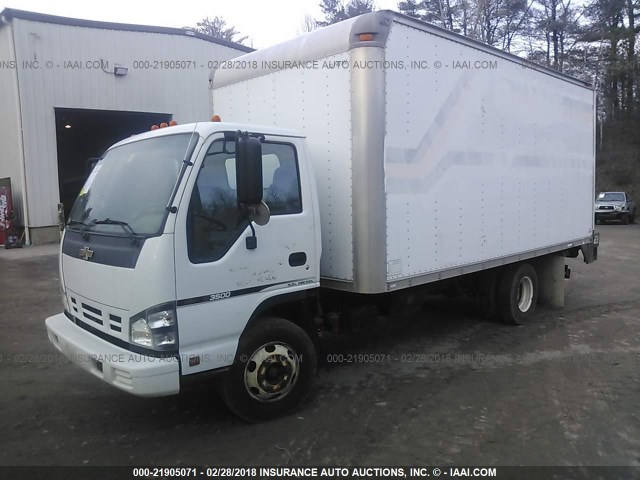 J8BB4B16667020210 - 2006 CHEVROLET TILT MASTER W3504  WHITE photo 2