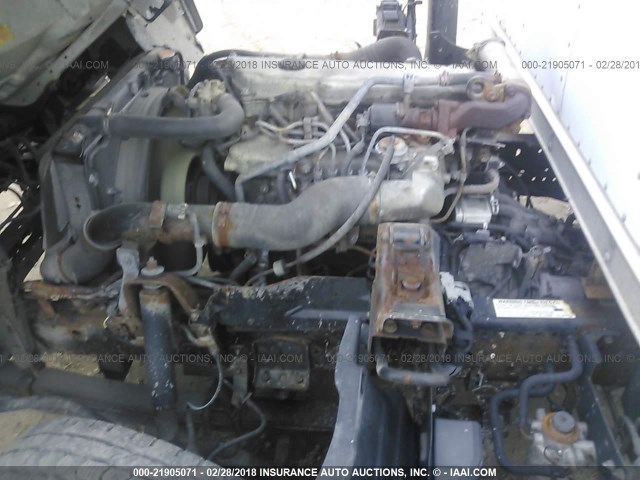 J8BB4B16667020210 - 2006 CHEVROLET TILT MASTER W3504  WHITE photo 9