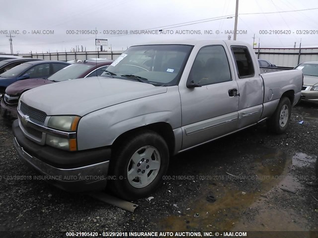 1GCEC19V55Z351104 - 2005 CHEVROLET SILVERADO C1500 SILVER photo 2