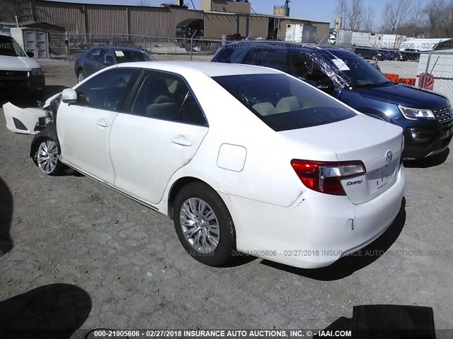 4T1BF1FK7CU528410 - 2012 TOYOTA CAMRY SE/LE/XLE თეთრი ფოტო 3