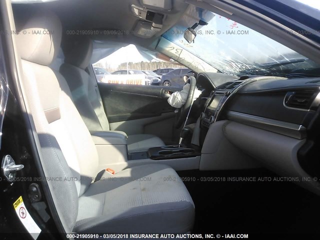 4T1BF1FK1CU098969 - 2012 TOYOTA CAMRY SE/LE/XLE BLACK photo 5
